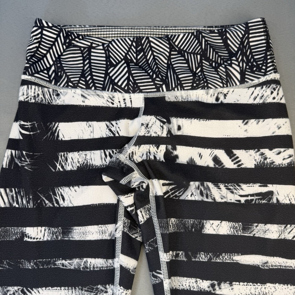 Lululemon Women Wonder Under Leggings Black White Mid Rise Stretch Crop Sz 6